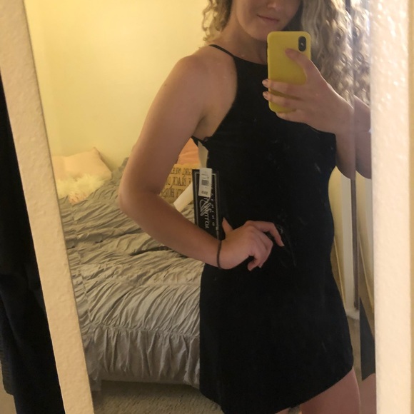 Sweet little black, velvet dress - Picture 1 of 6